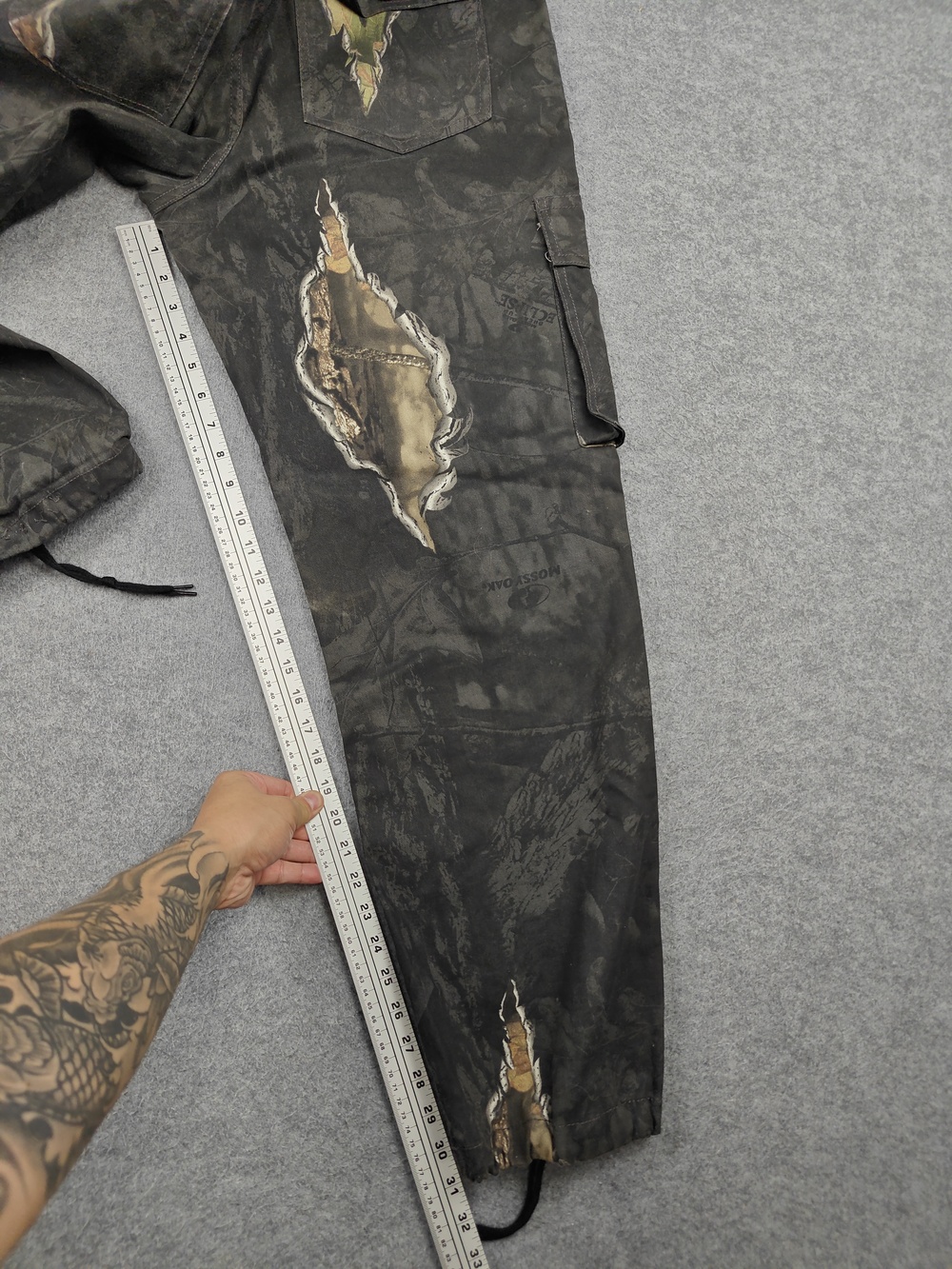 Mossy Oak Pants Mens 32x34 Black Cargo Camouflage Relaxed Fit Elastic Waist - Picture 10 of 12